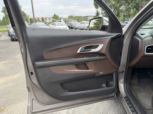 Used 2010 Chevrolet Equinox LTZ FWD image 14