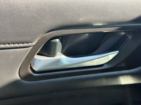 Certified 2024 Nissan Pathfinder SL image 6