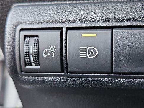 Used 2023 Toyota Corolla SE image 24