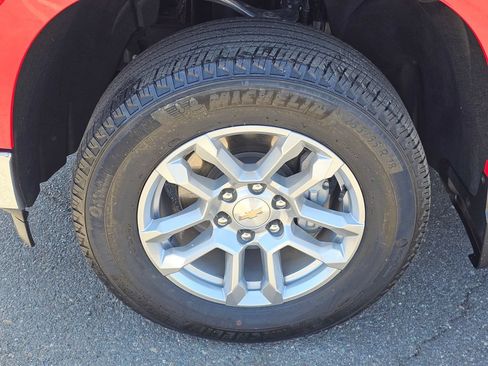 Used 2025 Chevrolet Silverado 1500 LT AWD/4WD image 10
