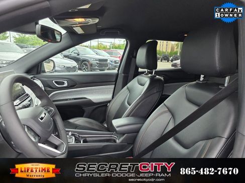 Used 2024 Jeep Compass Latitude image 9