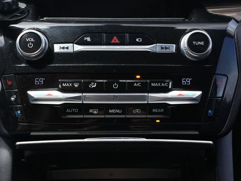 Used 2021 Ford Explorer Limited w/ Hybrid Equipment Group 310A AWD/4WD image 15