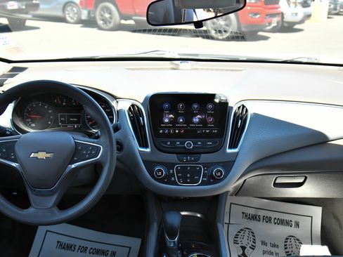 Used 2021 Chevrolet Malibu LT FWD image 33
