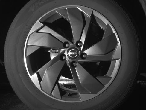 Used 2025 Nissan Rogue SV AWD/4WD image 15