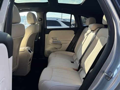 Used 2025 Mercedes-Benz GLA 250 4MATIC image 42