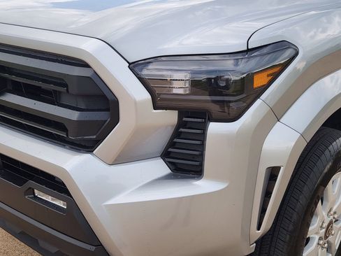 New 2026 Toyota Tacoma SR5 AWD/4WD image 9