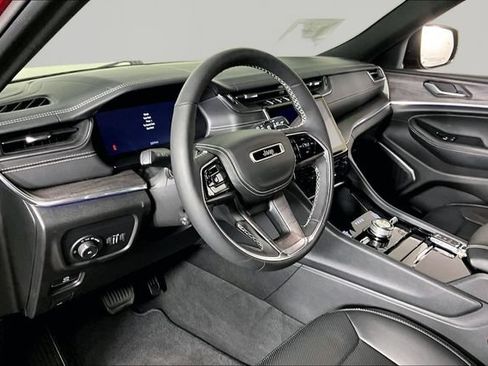 Used 2023 Jeep Grand Cherokee Overland AWD/4WD image 16
