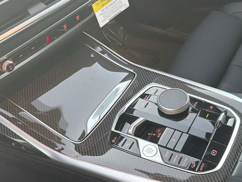 New 2026 BMW X7 M60i w/ Climate Comfort Package image 30