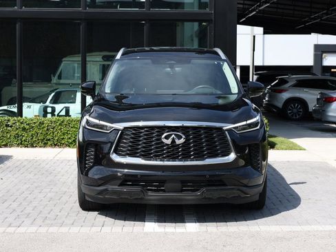 Certified 2025 INFINITI QX60 Luxe w/ Vision Package FWD image 3