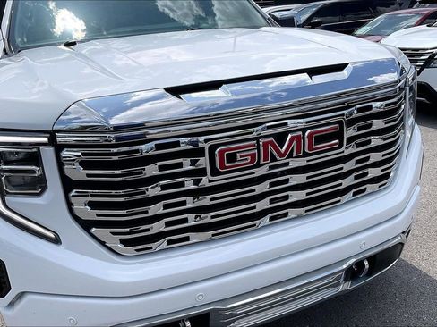 Used 2023 GMC Sierra 1500 Denali w/ Denali Reserve Package AWD/4WD image 40