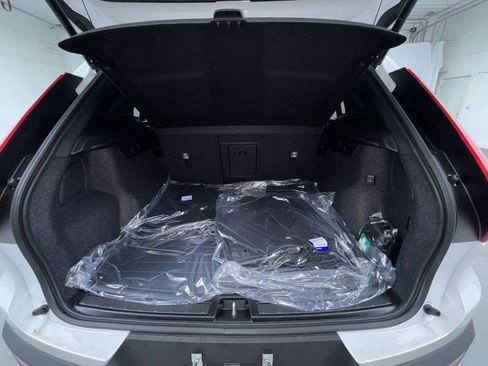 New 2026 Volvo XC40 B5 Ultra w/ Protection Package Premier image 17