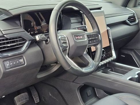 Used 2024 GMC Acadia Elevation image 9