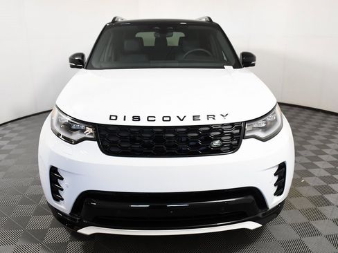 Used 2025 Land Rover Discovery Dynamic SE image 10