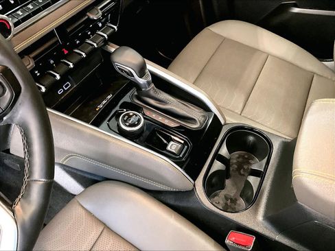 Used 2025 Chevrolet Colorado ZR2 w/ Midnight Edition image 20