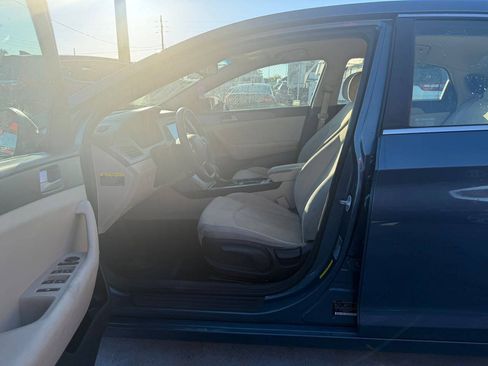 Used 2016 Hyundai Sonata SE FWD image 4