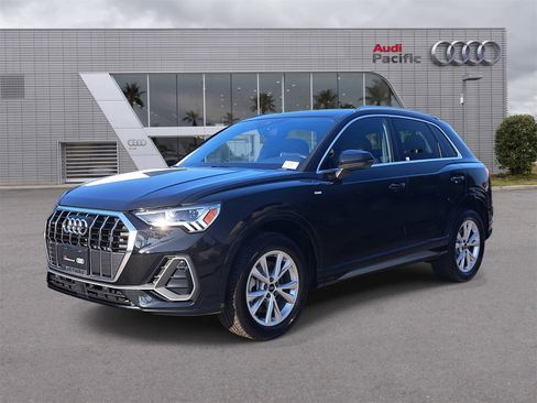 Certified 2025 Audi Q3 2.0T Premium w/ Convenience Package image 1