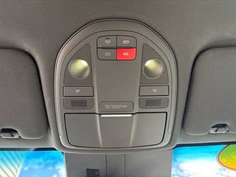 Used 2025 Genesis G70 2.5T image 26