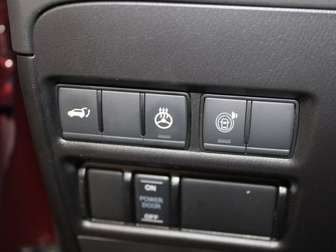 Used 2024 Nissan Armada Platinum w/ Captain's Chairs Package image 45