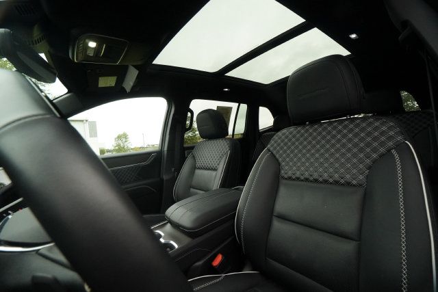 Used 2025 GMC Acadia Denali w/ Super Cruise Package FWD image 21