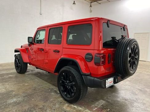 Used 2025 Jeep Wrangler Unlimited Sahara w/ Safety Group image 3