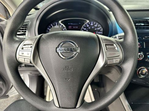Used 2013 Nissan Altima 2.5 S FWD image 13