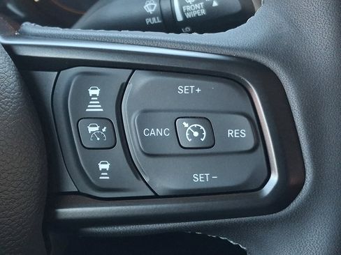 Used 2025 Jeep Wrangler Unlimited Sport image 21