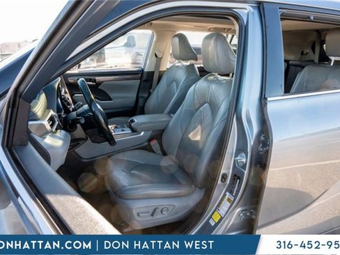 Used 2020 Toyota Highlander Platinum image 4