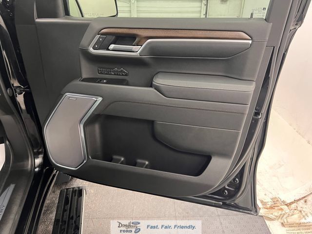 Used 2026 Chevrolet Silverado 1500 High Country w/ High Country Premium Package AWD/4WD image 36