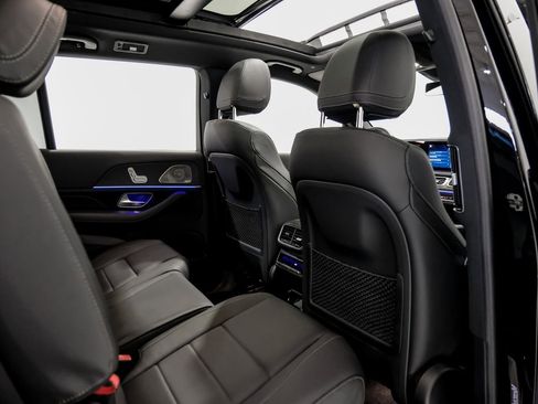 Used 2024 Mercedes-Benz GLS 450 4MATIC image 36