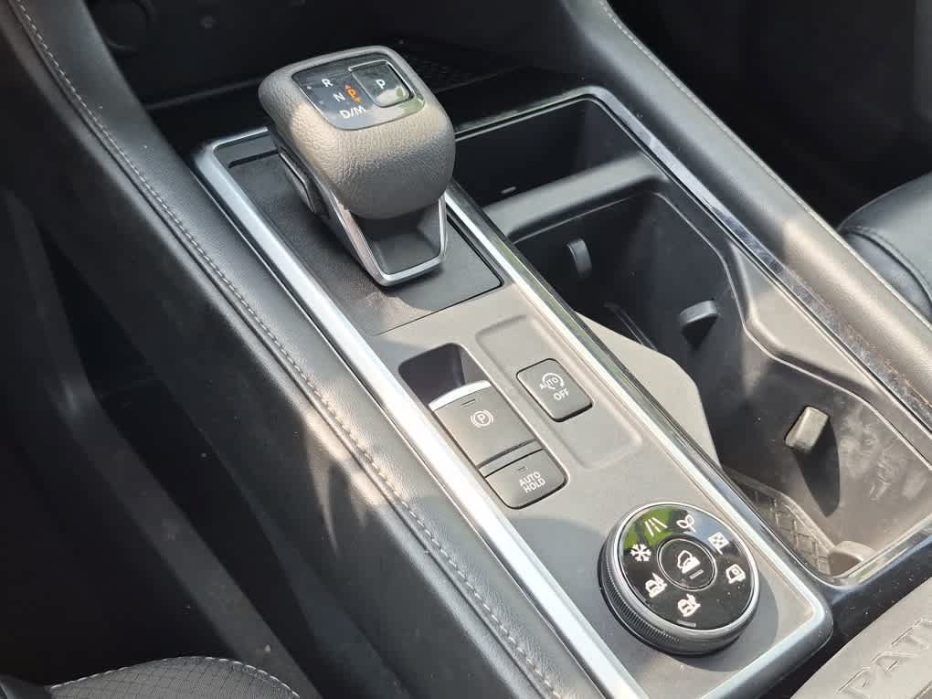 Used 2024 Nissan Pathfinder SL AWD/4WD image 14