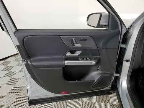 Used 2021 Mercedes-Benz GLB 250 4MATIC image 15