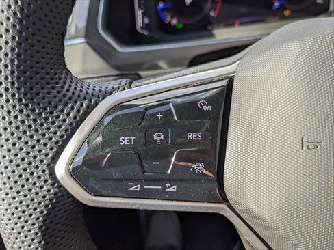 Used 2022 Volkswagen Tiguan SEL R-Line image 22
