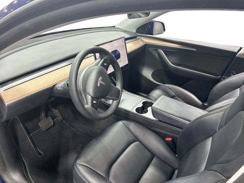 Certified 2023 Tesla Model Y Long Range AWD/4WD image 9