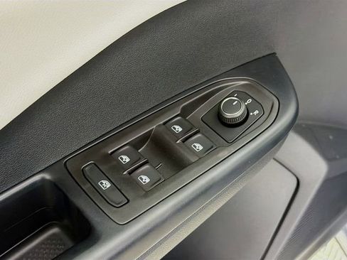 New 2026 Volkswagen Taos S image 18