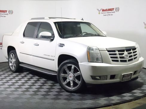 Used 2009 Cadillac Escalade EXT AWD/4WD image 2