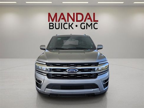 Used 2024 Ford Expedition Limited image 3