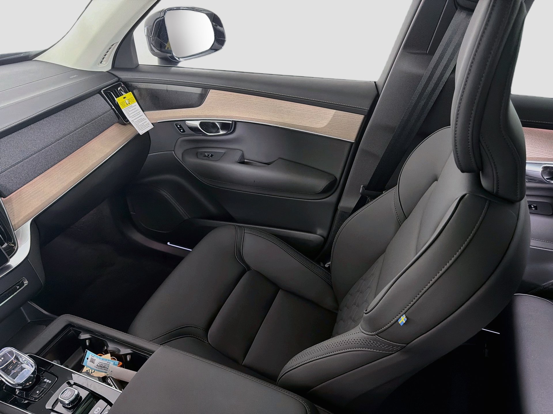 New 2026 Volvo XC90 T8 Plus w/ Protection Package Premier AWD/4WD image 25