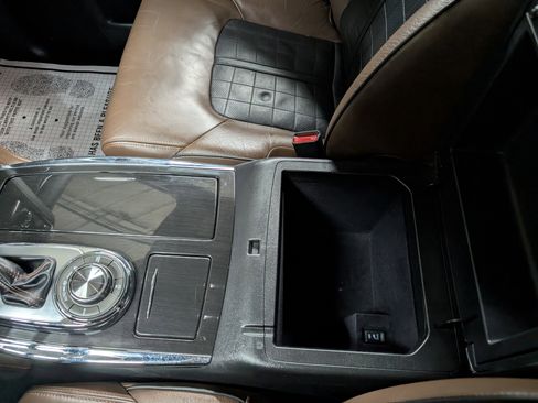 Used 2020 Nissan Armada Platinum image 19