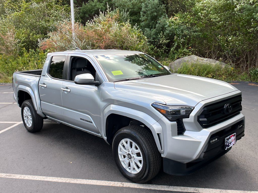 Certified 2024 Toyota Tacoma SR5 AWD/4WD image 7