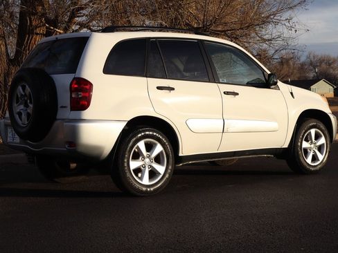 Used 2005 Toyota RAV4 4WD image 5
