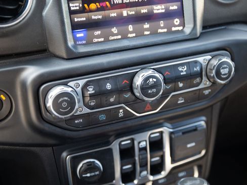 Used 2023 Jeep Wrangler Unlimited Sahara w/ Cold Weather Group AWD/4WD image 14