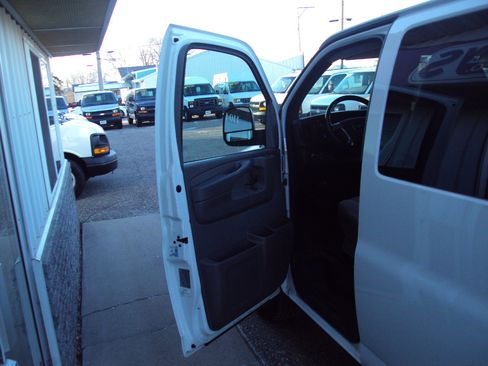 Used 2013 Chevrolet Express 1500 LS image 16