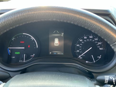 Used 2023 Toyota Sienna XLE image 17