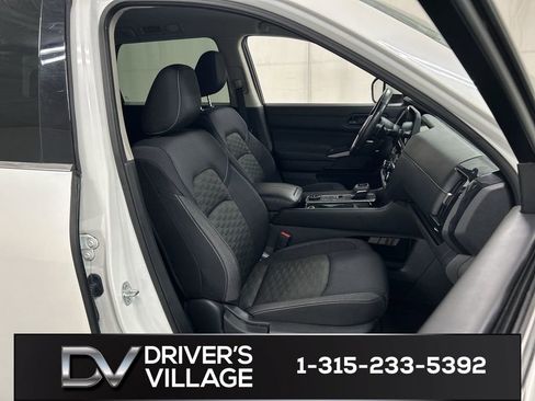 Used 2023 Nissan Pathfinder SV w/ Black Appearance Package AWD/4WD image 23