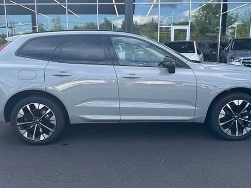Used 2026 Volvo XC60 B5 Plus w/ Climate Package AWD/4WD image 9