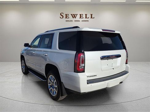 Used 2019 GMC Yukon Denali image 3