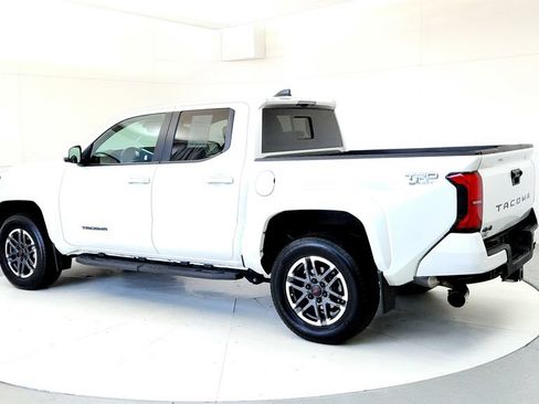 Used 2024 Toyota Tacoma TRD Sport w/ TRD Sport Upgrade Package AWD/4WD image 4