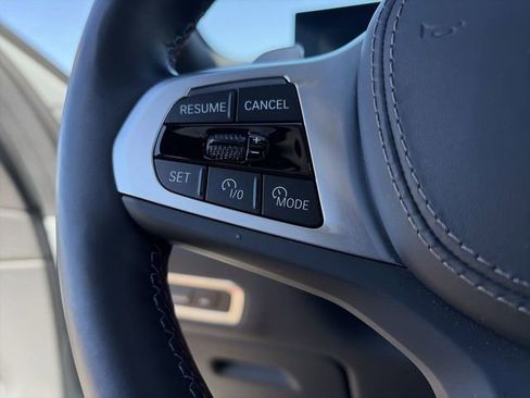 Used 2025 BMW X7 M60i image 22