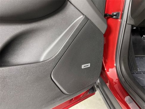 Used 2025 Cadillac XT6 Luxury image 25