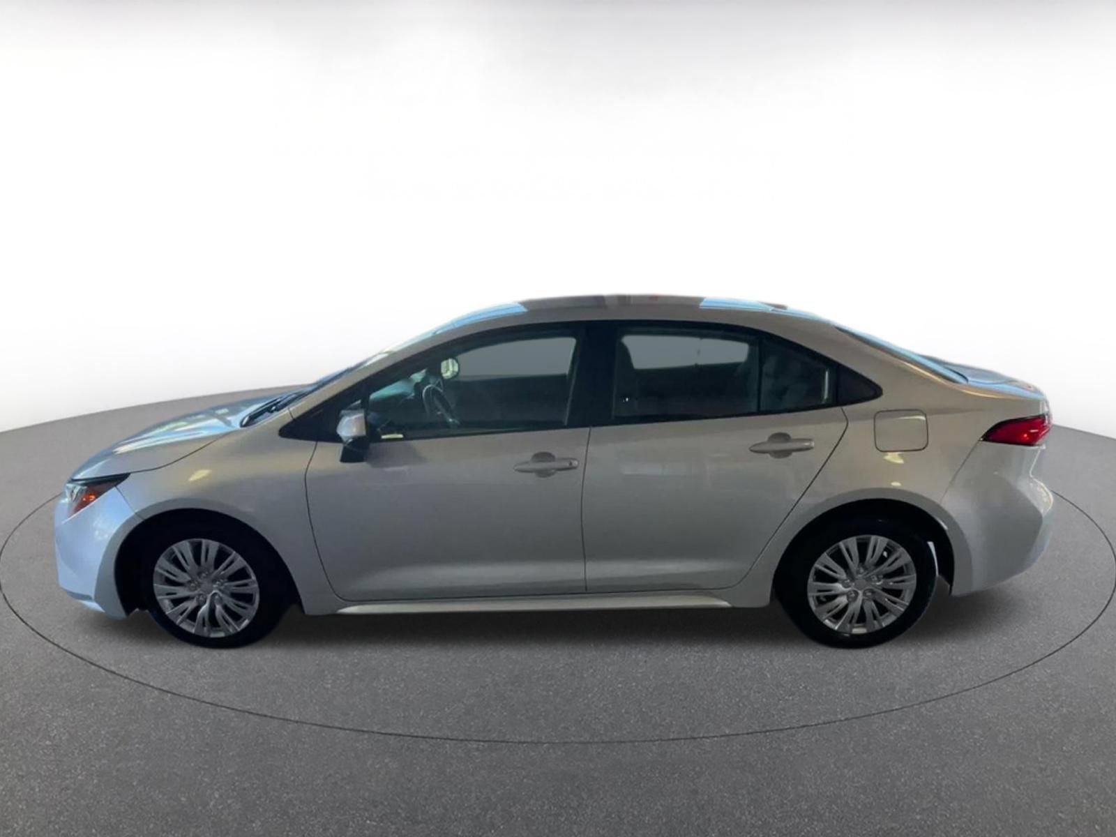 Used 2025 Toyota Corolla LE FWD image 8